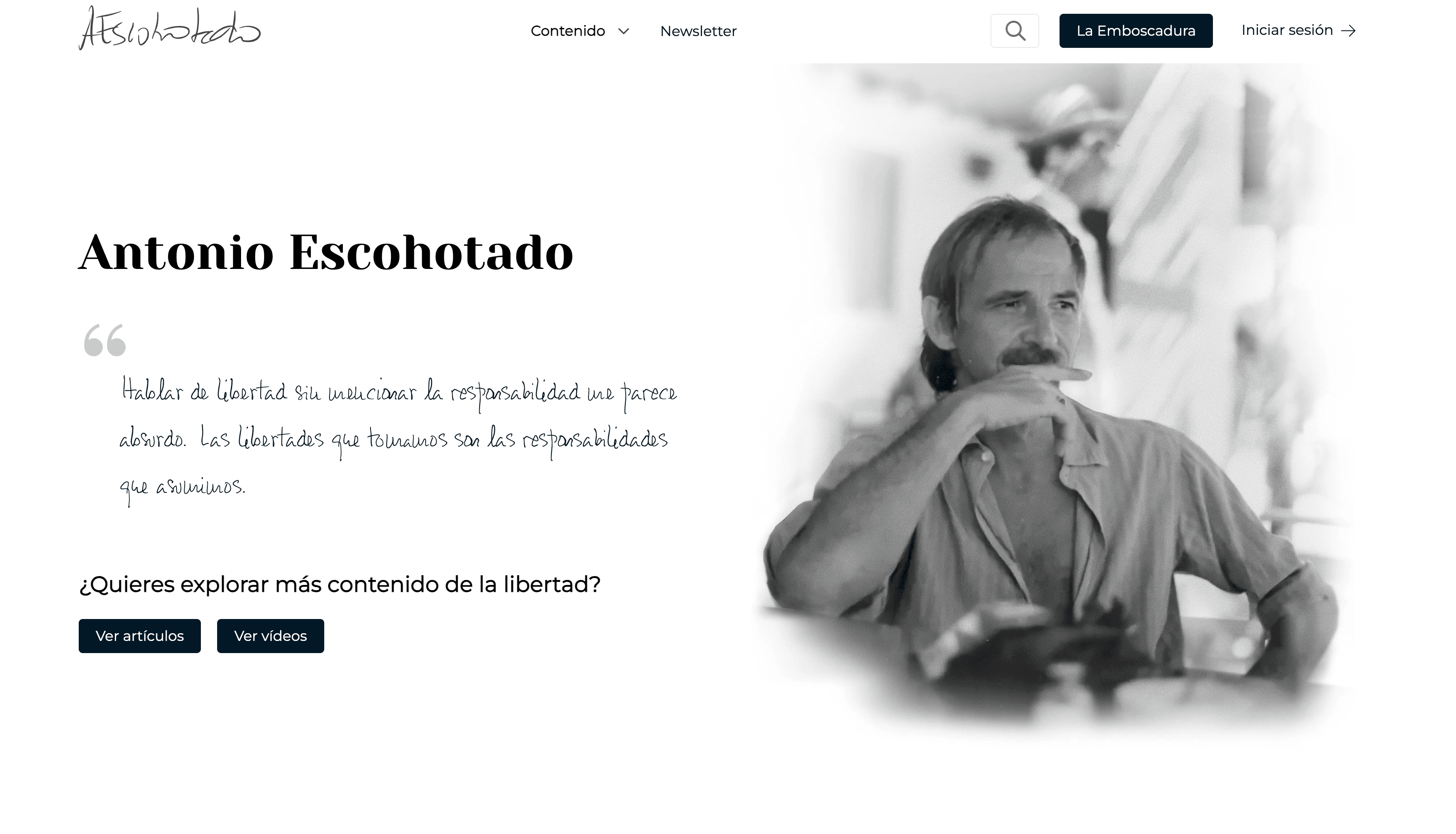 Portada del Portal de Antonio Escohotado: fotografía del autor con una cita manuscrita sobre libertad y responsabilidad